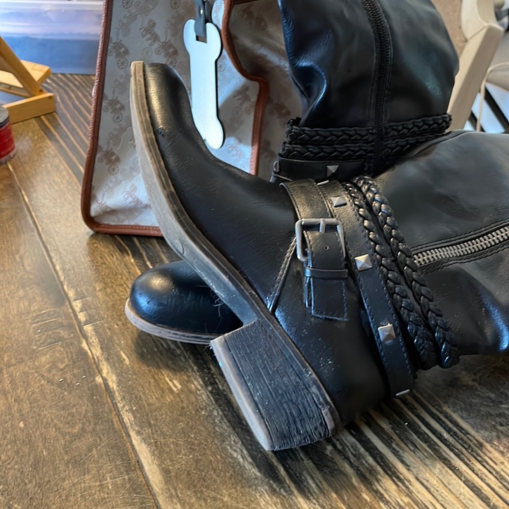 Women’s riding boots